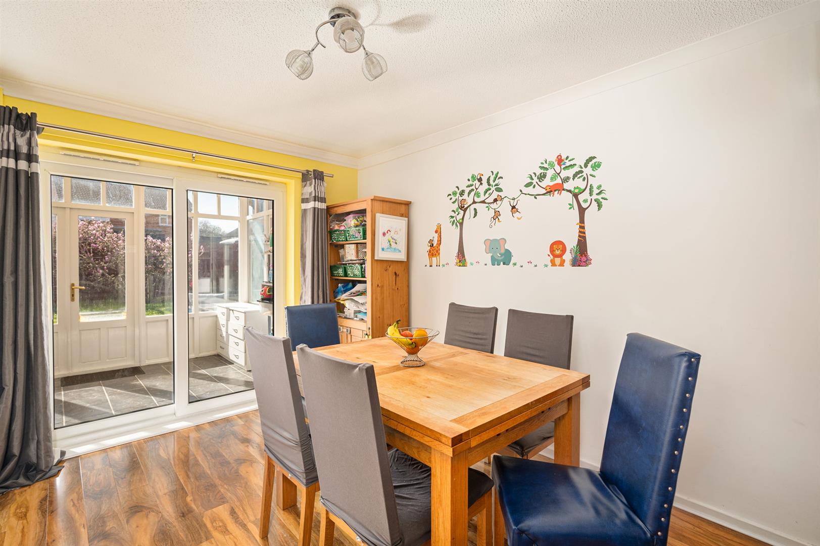 4 bed property in Devonshire Gardens, Reading